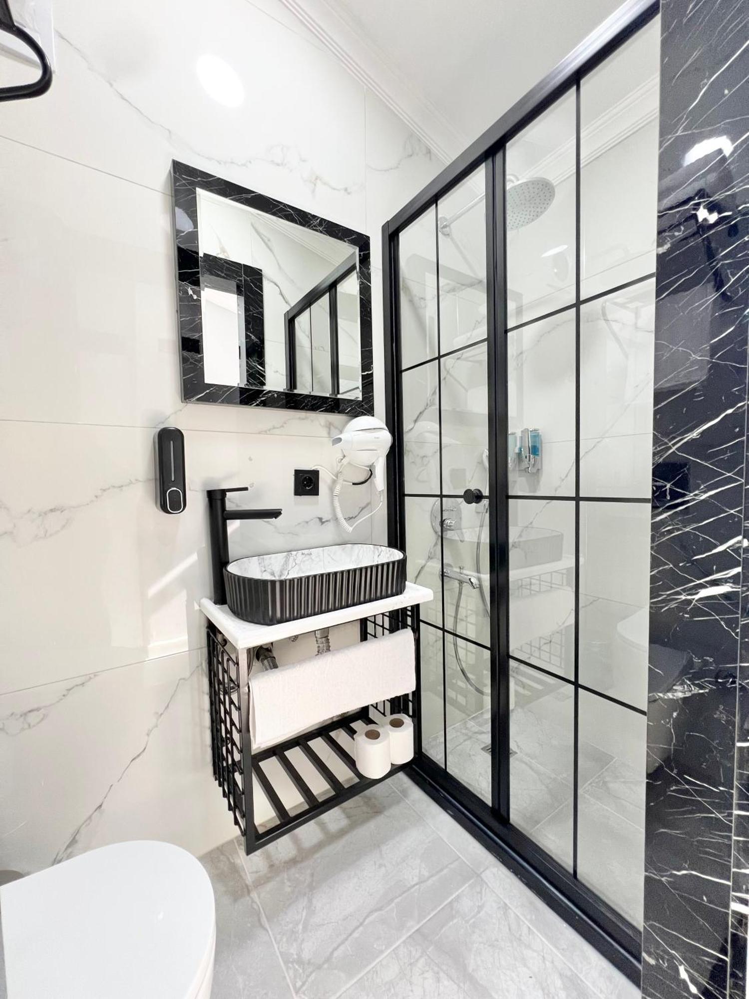 Taksim Larissa Hotel Suites Istambul Exterior foto